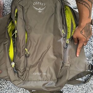 Osprey Porter 46 Men's Backpack - Olive and Neon Yellow